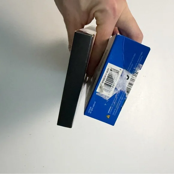 Zagg iPhone Xs/X Glass Privacy Screen Protector & 10ft Braided Charge Cable Lot - Picture 11 of 13